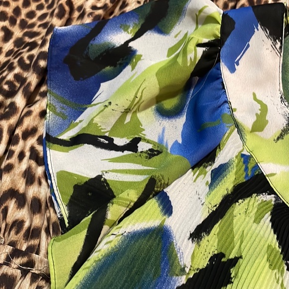 Sheer floral top - Picture 3 of 7